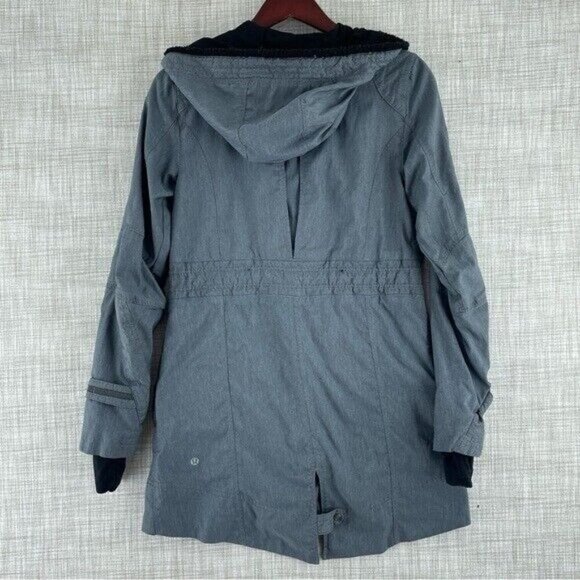 Lululemon Womens Size 4 Jacket full zip *flaw* 1311 - Picture 4 of 8